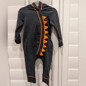 Cat & Jack snap-up dinosaur onesie size 6M-9M